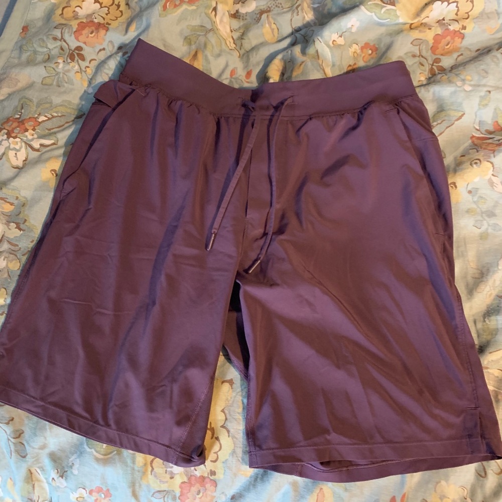 Lululemon T.H.E. short (9” inseam with liner)